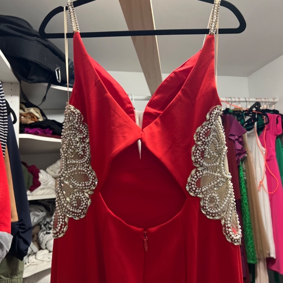 Red Fitted Formal Gown - Picture 2 of 4